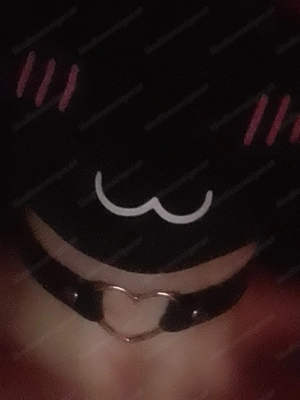 Femboy Blowjob mit Augenbinde  Bild 2