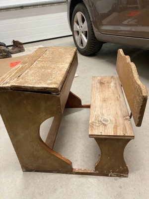 Schulbänkle zu verschenken