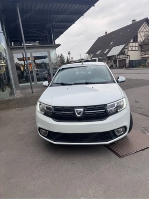 Dacia Sandero1,0 tüv 09 26 Bild 3