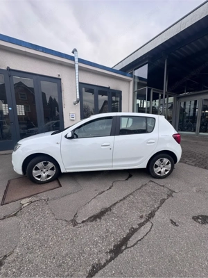 Dacia Sandero1,0 tüv 09 26 Bild 4