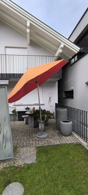 Verschenke Orangen Sonnenschirm mit Kurbel zum Kippen Bild 3