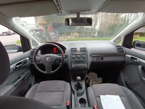 verkaufe VW Touran, 8 fach bereift neu vorgeführt.tüf bis 12.2026  Bild 3