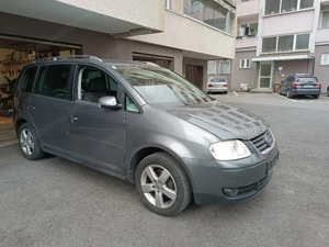 verkaufe VW Touran, 8 fach bereift neu vorgeführt.tüf bis 12.2026  Bild 5