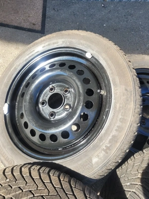 Winterreifen mit Felgen Bild 2