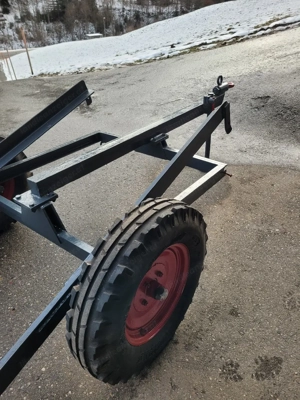 Anhänger für Traktor Bild 3