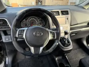 Toyota Verso-S Bild 2