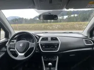 Suzuki S-Cross Bild 11