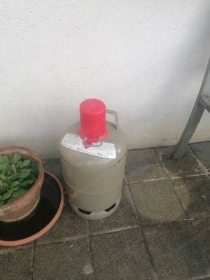 Gasgrill mit Gasflasche  Bild 5