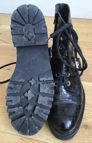 Schwarze Lackleder-Stiefletten Bild 3