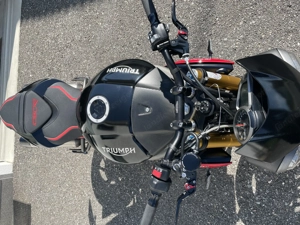 Triumph Speed Triple 1050 R Bild 9