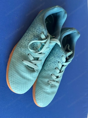 Neuwertige Hallenschuhe Bild 3