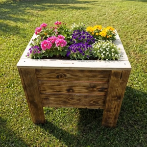 Blumen - Pflanzen Beet aus Holz (neu) Bild 2