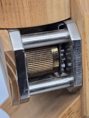 Getreidequetsche, Flockenquetsche Bild 4