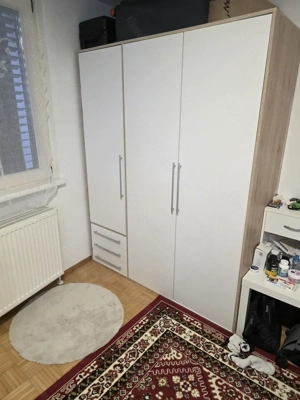 kleiderschrank Bild 2