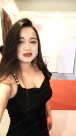 Schlankes,süßes Asia Teeny Bild 4