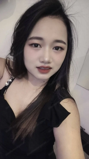 Schlankes,süßes Asia Teeny