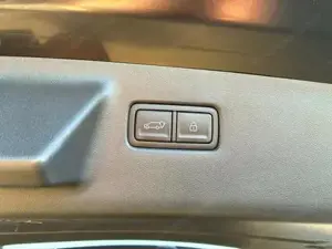 Hyundai SANTA FE PHEV Black Line 4WD 6-Sitzer / 4x Shz + Sitzbel... Bild 9