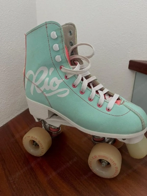 Rollschuhe mit Tasche  Bild 2