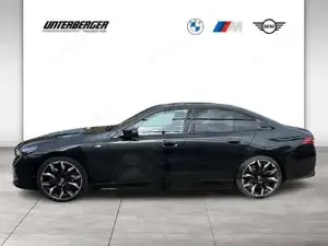 BMW i5 M60 xDrive M- Sportpaket Pro // Head-Up // Panorama Glasdach // Sitzbelüftung vorn Bild 3