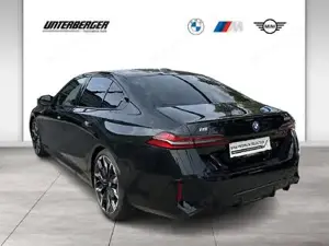 BMW i5 M60 xDrive M- Sportpaket Pro // Head-Up // Panorama Glasdach // Sitzbelüftung vorn Bild 4