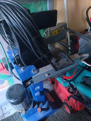 Holzspalter  stehend neuwertig. Bild 2