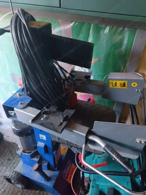 Holzspalter  stehend neuwertig. Bild 3