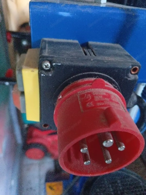 Holzspalter  stehend neuwertig. Bild 4