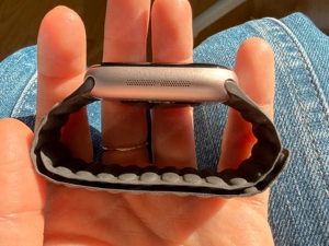 Apple Watch Series 10 (42 mm, GPS) mit Magnetarmband Bild 3