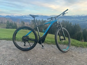 Cube Reaction Hybrid