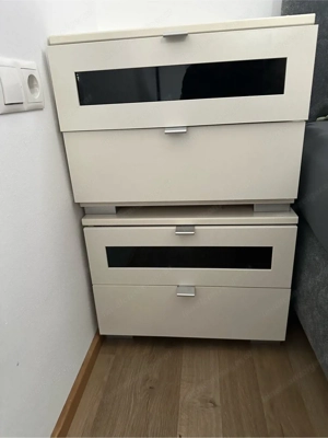 Nachttisch   kleine Kasten Bild 3