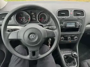 VW Golf 1.6 TDI nur 123.300km Bild 8