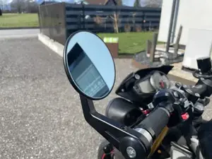 Triumph Speed Triple 1050 R Bild 1