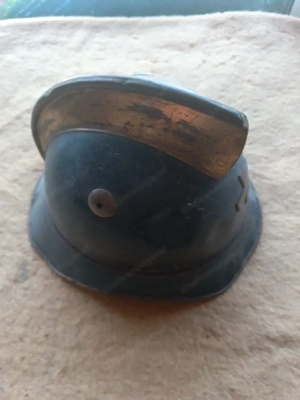 Feuerwehrhelm sehr alt  Bild 3