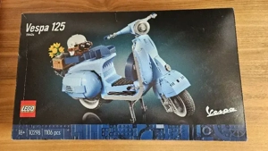 LEGO Vespa 125 blau, Set 10298 Bild 4