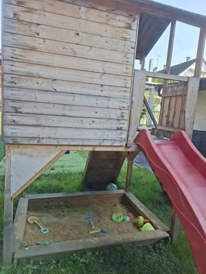 Kinder-Spielhäuschen mit Rutsche Bild 7