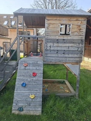 Kinder-Spielhäuschen mit Rutsche Bild 3