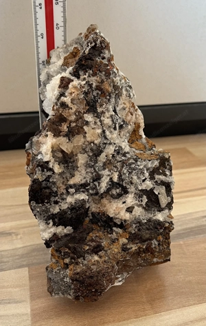 Descloizit mit Calcit aus Portugal  Bild 2