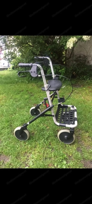 Gehhilfe Rollator  Bild 5