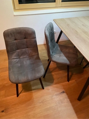 Tisch mit 4 Stühle Bild 4