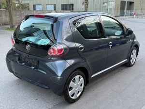Toyota Aygo Öamtc Tüv 12 26 + 4 Mon. Bild 3