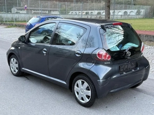 Toyota Aygo Öamtc Tüv 12 26 + 4 Mon. Bild 4