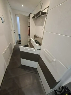 Garderobe grau - weiß mit Sitzbank Bild 2