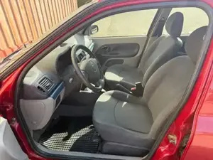 Renault Clio Bild 2