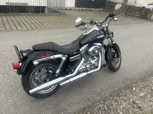 Harley Davidson Dyna Super Glide Custom FXDC Bild 2