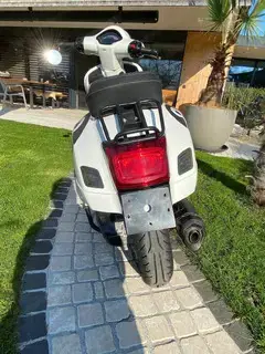 Vespa GTS Supersport Bild 2