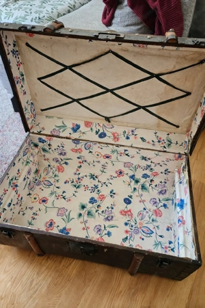 Vintage Holztruhe Bild 4