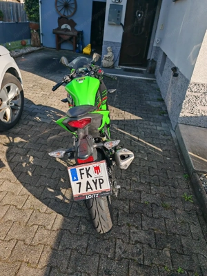 kawasaki Ninja 125 Bild 3