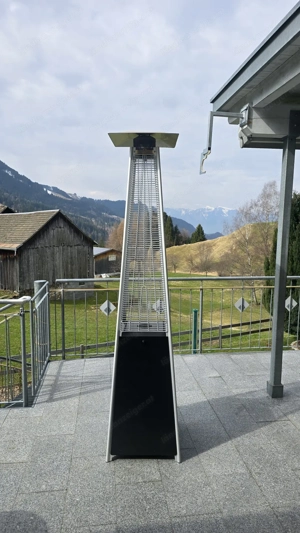 Heizstrahler auf Rollen 