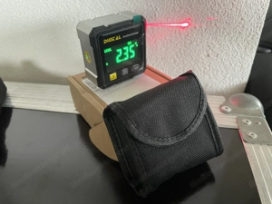 Digitale Mini Wasserwage mit 2 Laser 6x6cm magnetisch Bild 2