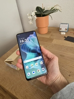 Motorola Moto G35 5G, 128GB, Midnight Black Bild 2